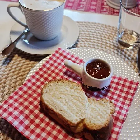 D'hotes L'ours Bleu 3* 莱迪亚布勒雷