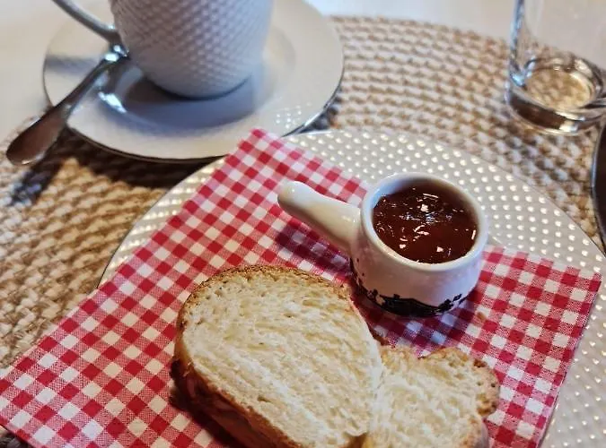 D'hotes L'ours Bleu 3* 레디아블러레